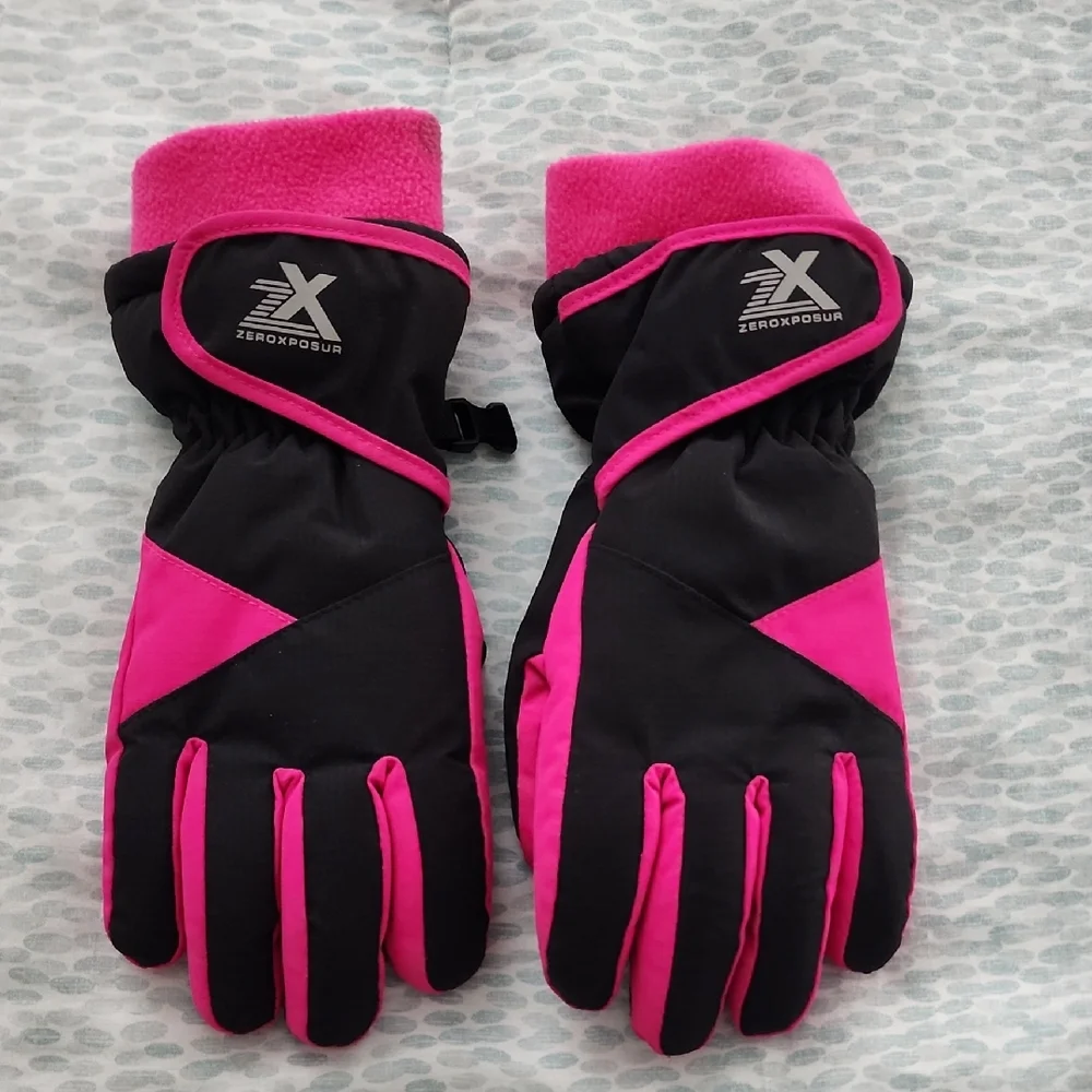 ZeroXposur Black and Pink Winter Gloves
